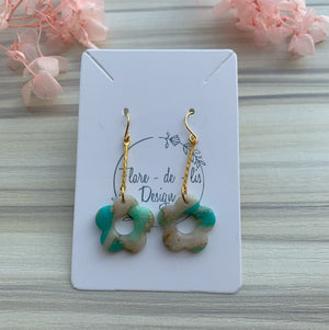 Daisy in turquoise marble drop earrings