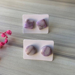 Studs in amethyst